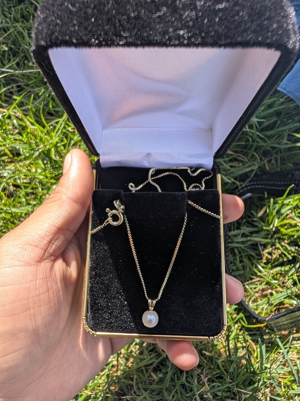 Gold Pearl Pendant Necklace - Classic Women's Jewelry